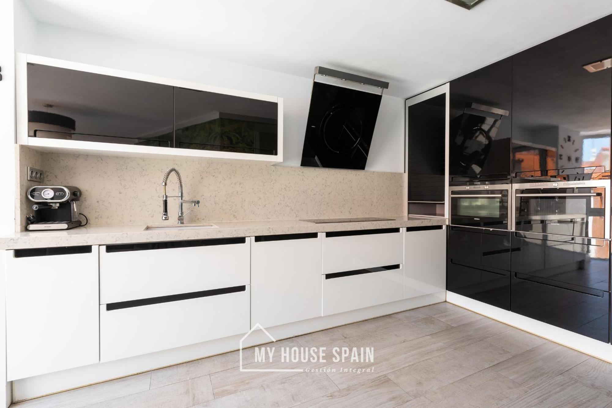 Myhousespain - Espacioso Piso Con Parking Gijón Exterior foto